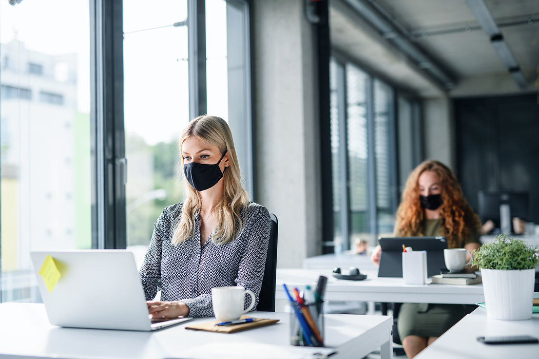 Distancia social en la oficina