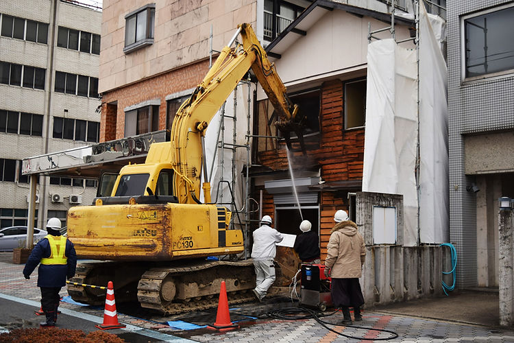 住宅の取り壊し作業