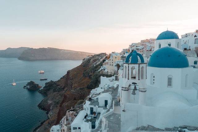 Santorini Escape: A Dreamy Adventure — photo 4