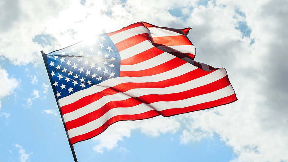 Bandeira americana acenando