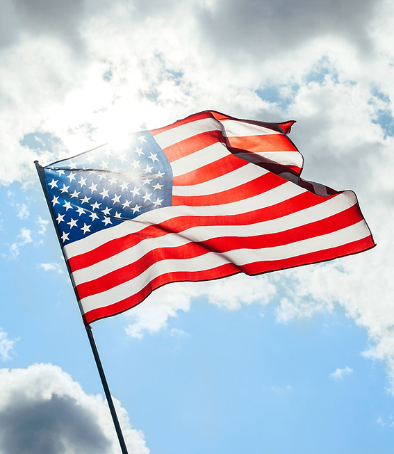Bandeira americana acenando