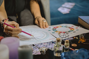 Astrologer-Calculating-Rising-Sign