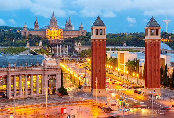 Plaça d'Espanya: Barcelona's 1929 Expo hub with Venetian towers & Magic Fountain