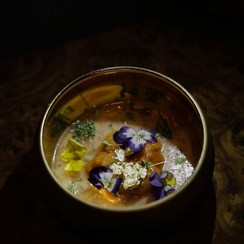 Piatto decorato con fiori