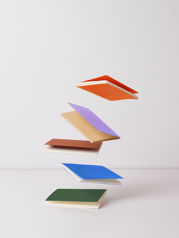 Libros levitando