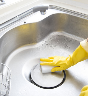 Waschbecken putzen