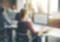Frau am Arbeitsplatz