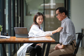 Reclamações contra planos de saúde cresceram quase 50% em 2023