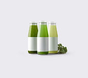 Botellas de zumo verde