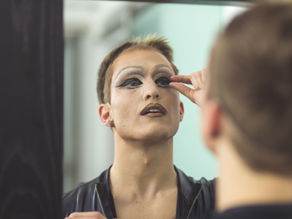 VÀ NGƯỜI LỚN BAO GIỜ CŨNG ĐÚNG?