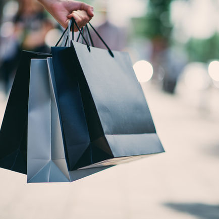 Branding: quando opostos se atraem — o caso Prada + Versace