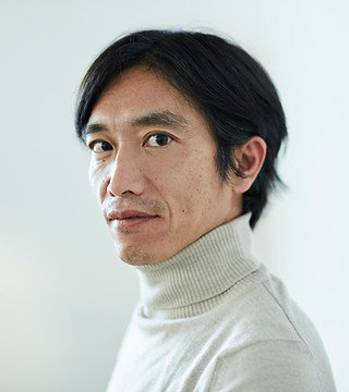 タートルネックのポートレイト