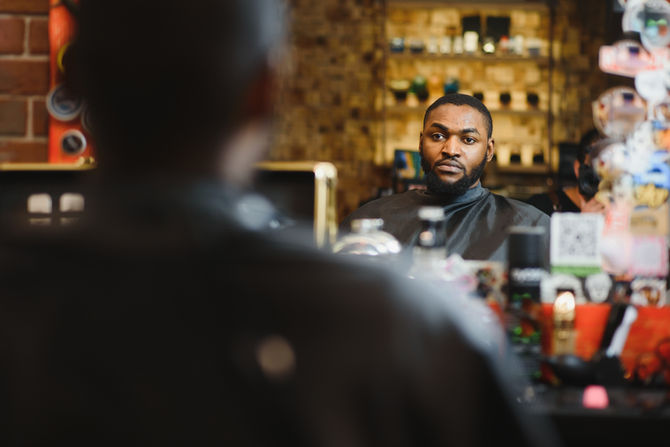 LE MIROIR : CE QUE JE VOIS, M'AGACE EN L'AUTRE EST UN MESSAGE SUR MOI. Aubagne