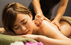 Massage relaxant du dos