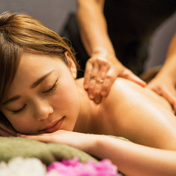 마사지 중인 여성