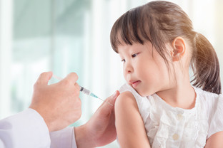 Kid Getting Vaccinated after fear pf needles hypnosis