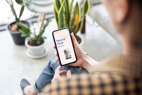 Webseite am Smartphone geöffnet