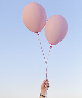 粉紅色氣球舉行