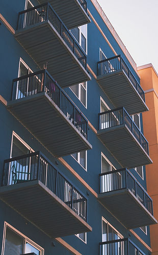 prédio de apartamentos