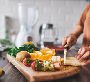 Frische Früchte hacken Zubereitung
