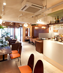 飲食店の店内