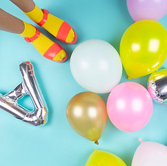 Ballons und Schuhe