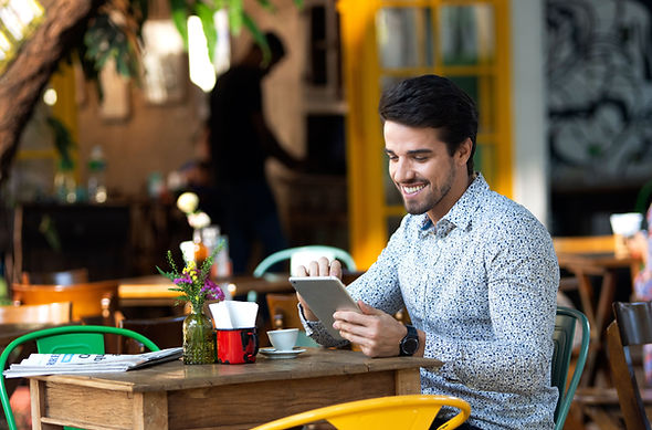 Homem, ligado, telefone móvel