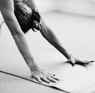 Yoga nedåtgående hundställning