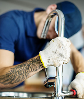 Spüle reparieren