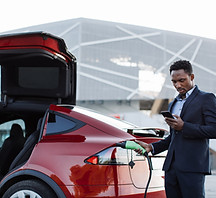 Cargar un coche eléctrico