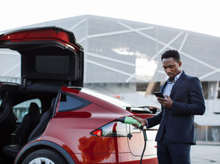 Expressas: Forte depreciação leva a crescimento nas vendas de carros elétricos usados nos EUA