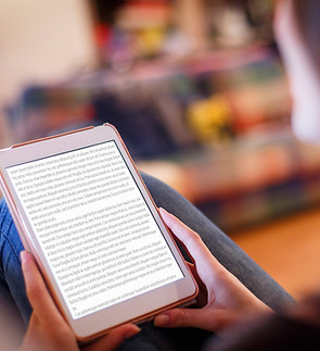 Escena de lectura en tableta