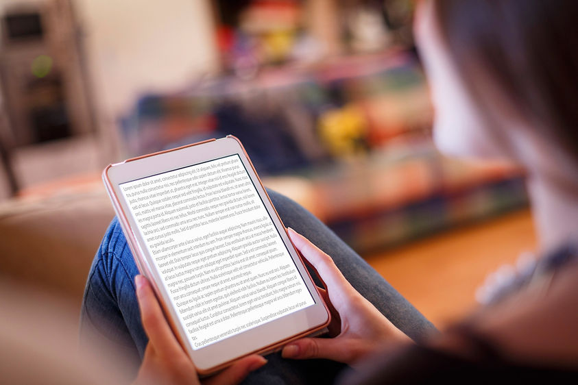 Cena de leitura em tablet