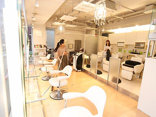 美容院 ヘアサロン 店内の写真