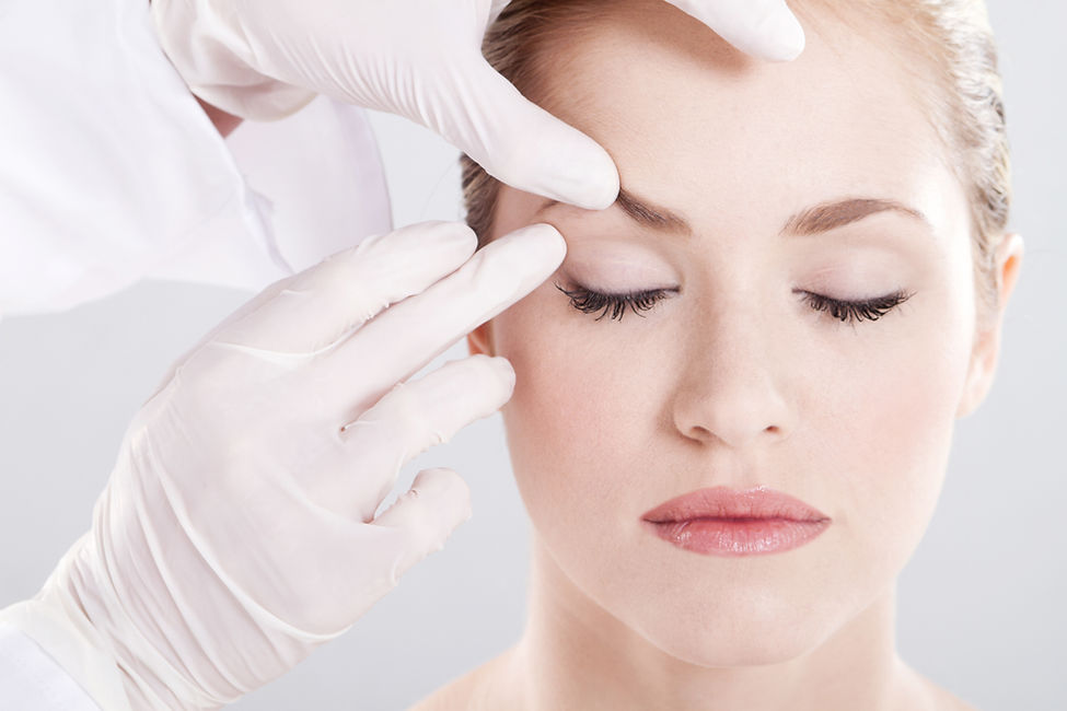 skin before surgery being checked