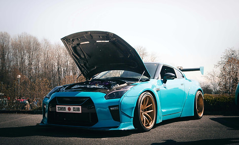 Voiture de sport bleue