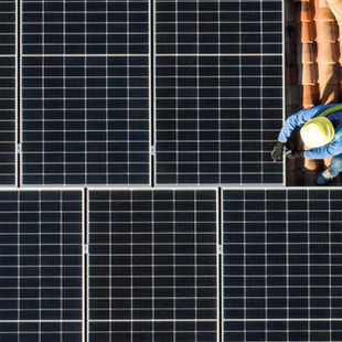 Unlocking Clean Energy’s Promise: What the UK’s New Climate Plan Means for Homes, Jobs & Innovation