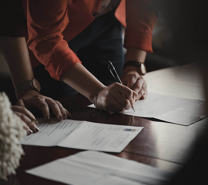 La firma de un contrato