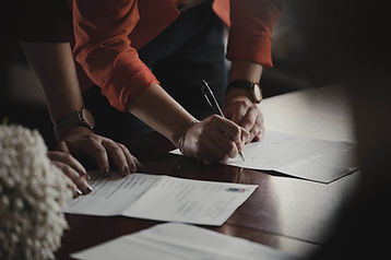 La firma de un contrato