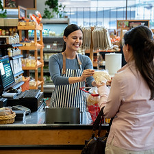 Interaktion an der Supermarktkasse
