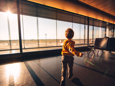 How to Navigate the Airport with Kids