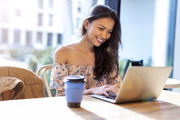 Ordinateur portable et café