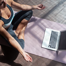 オンラインヨガ