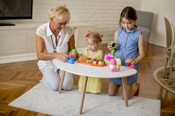 Jouer avec des jouets