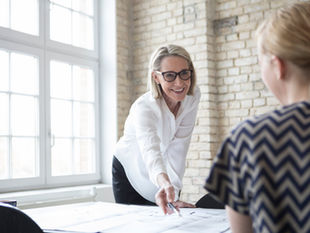 Consultant getting SEO advice from Slaterock Automation