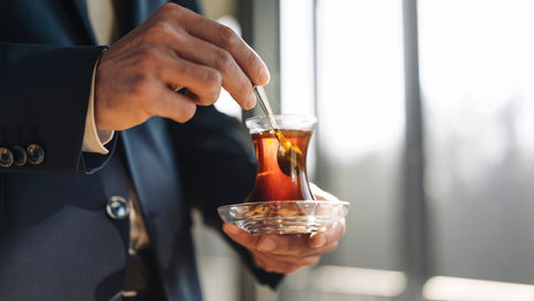 İş Yerinde Dostluk Kurmanın İncelikleri