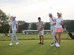 ゴルフをする友人