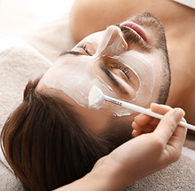 Limpieza facial masculina