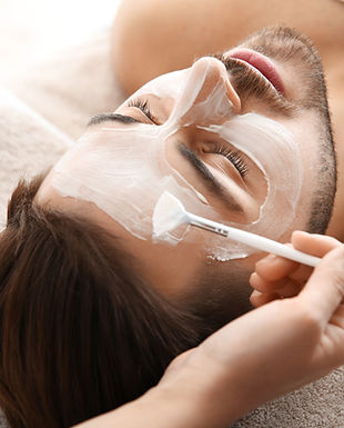 Limpieza facial masculina