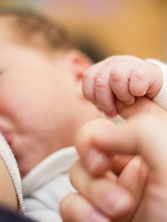 5 falsi miti sull’allattamento da sfatare (per vivere questo momento con più serenità)